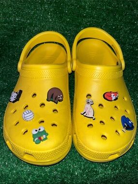CROCS Unisex Lightweight Slip On Clogs Shoes Yellow US Men 9 Women 11